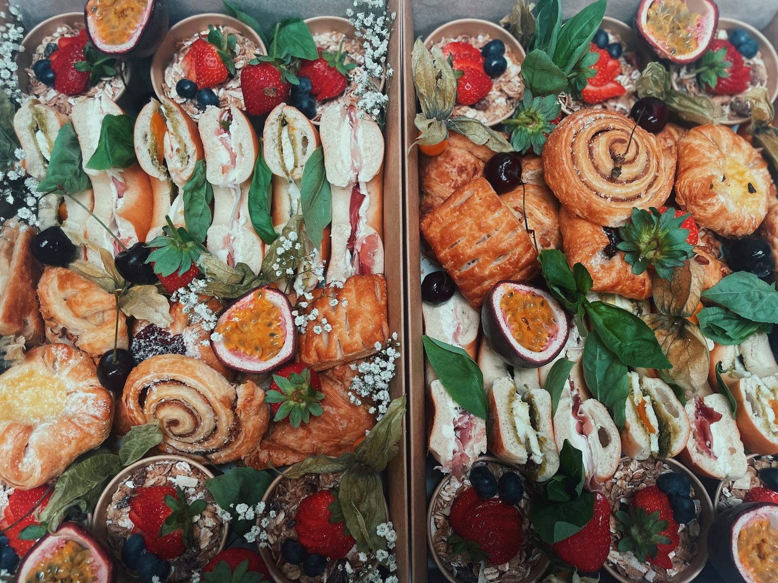 Brunch Tray for 6 people